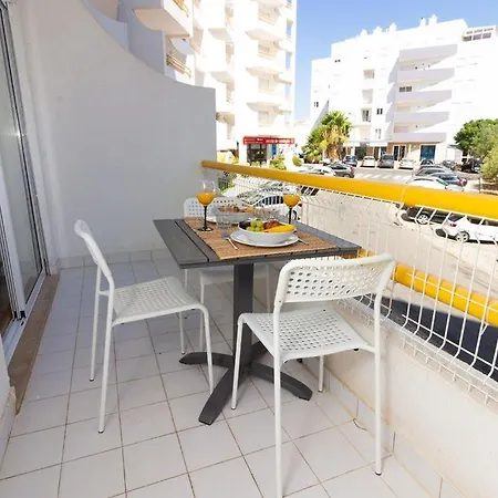 Wonderful With 1 Bedroom And Big Pool Albufeira